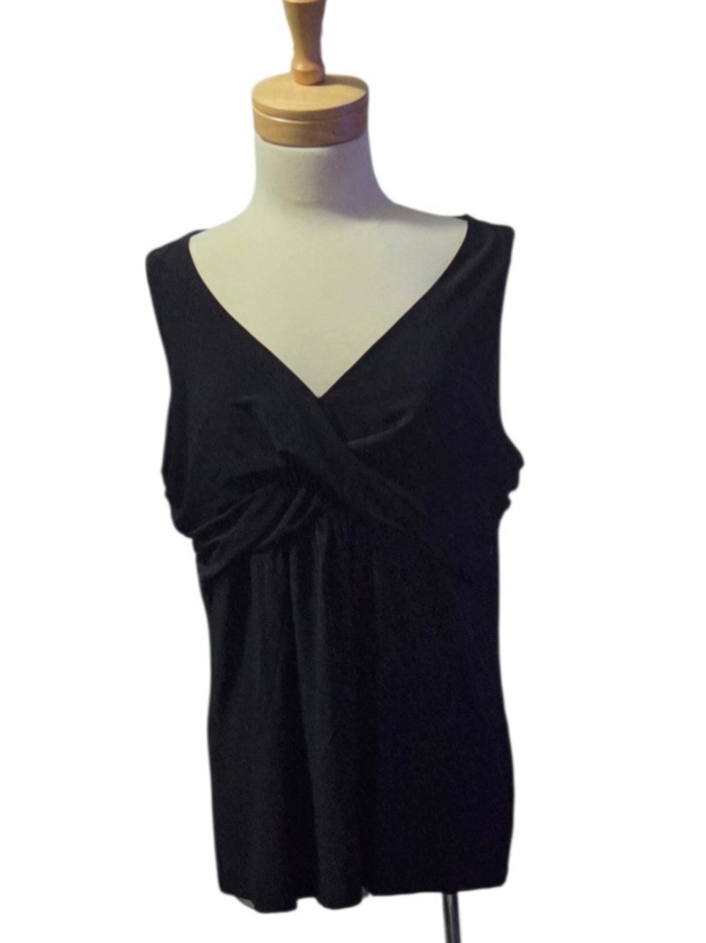 Love & Legend Black Sleeveless Twist-Front Tank Top